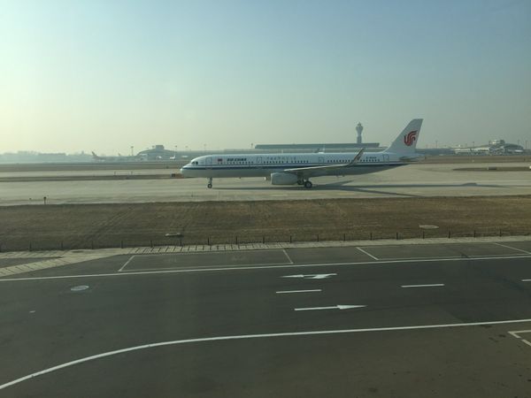 シンガポール・シンガポール「1泊3日北京経由弾丸シンガポール撮影旅行」の写真：北京首都国際空港
トランジットでラウンジ飯