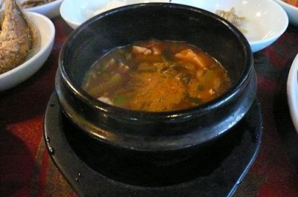 ★2日目

お待ちかねのランチ。竹ごはんのビビンバ。

チゲ辛ッ((＞д＜...