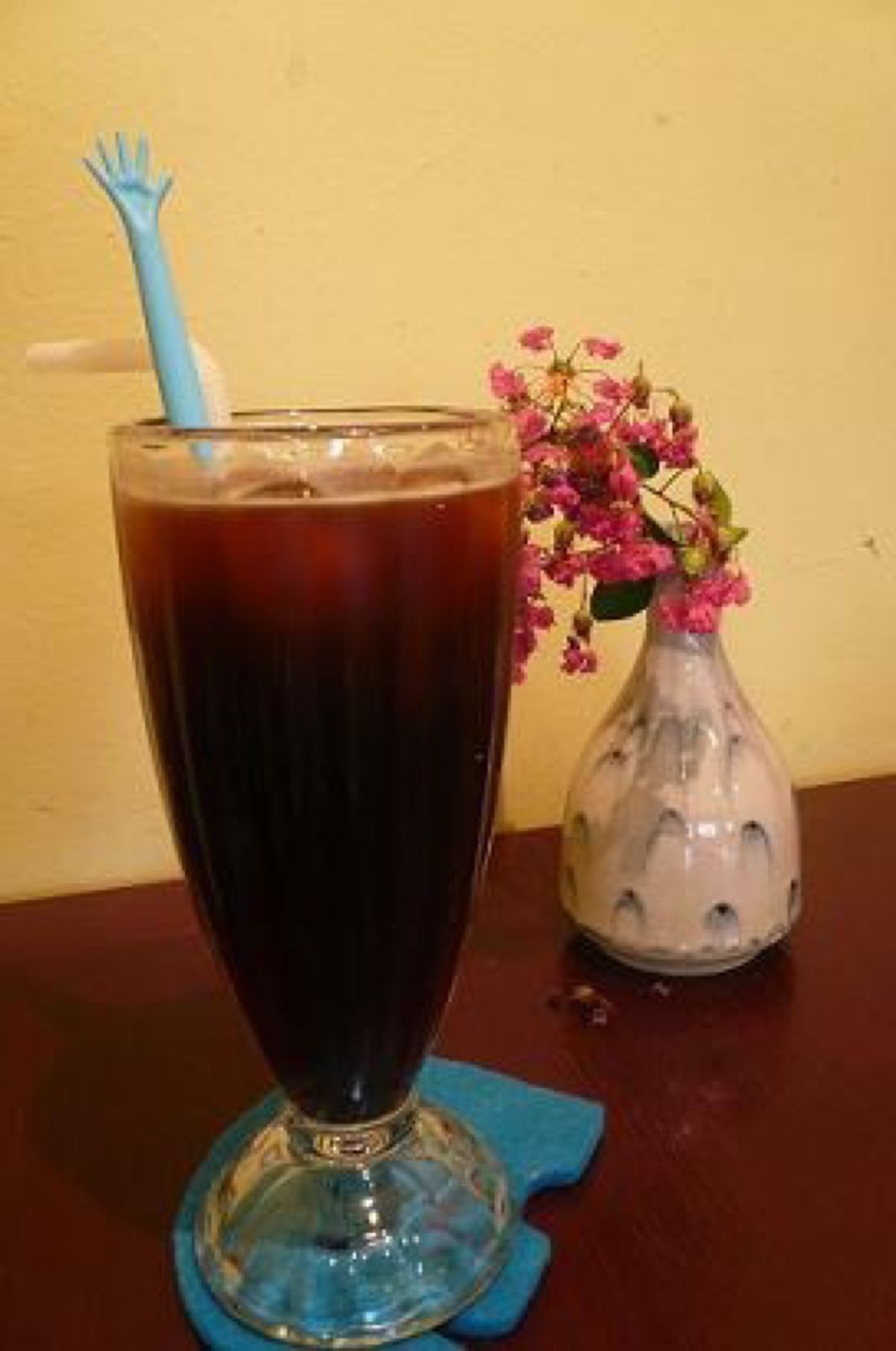 ★3日目

お決まりのお茶タイム。

しばらく涼んでから近辺をウロウロして...