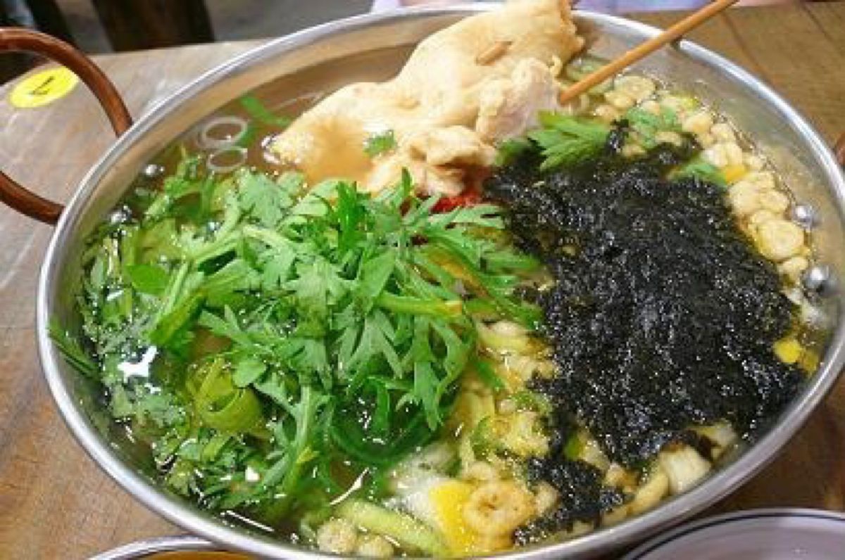 ★3日目

夕飯は適当に屋台に。


私が食べたのはキムチラーメン。

思...