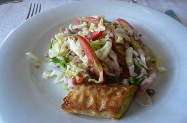 チュニジア・チュニジア「チュニジア」の写真：★3日目

お昼。

まずは海鮮サラダ。...