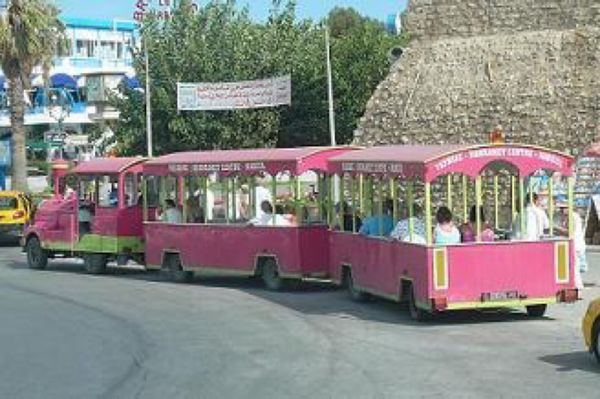 チュニジア・チュニジア「チュニジア」の写真：★1日目

次はハマメットへ移動。

ピ...