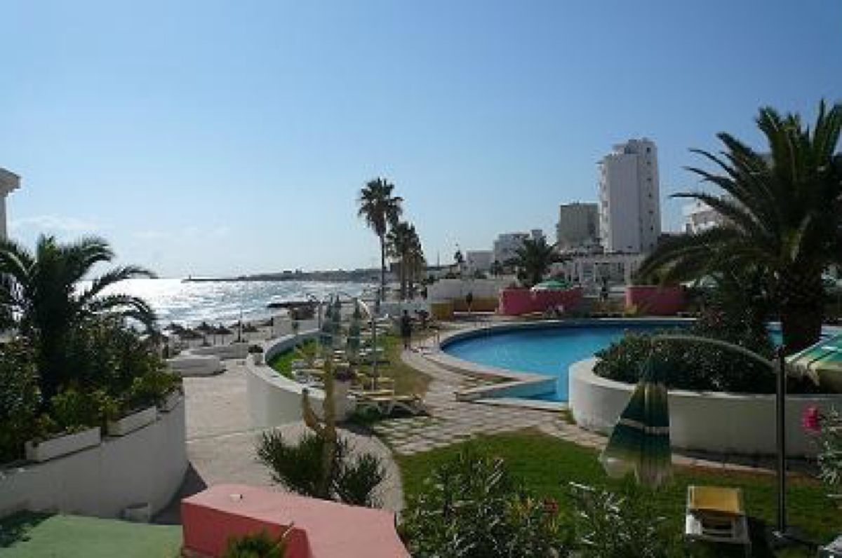 ★2日目

ホテルで朝食。

揚げパンは揚げたて🎶手前はヨーグルト。

オ...