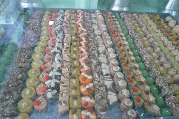 チュニジア・チュニジア「チュニジア」の写真：★2日目

チュニジア菓子の老舗へ。
一...