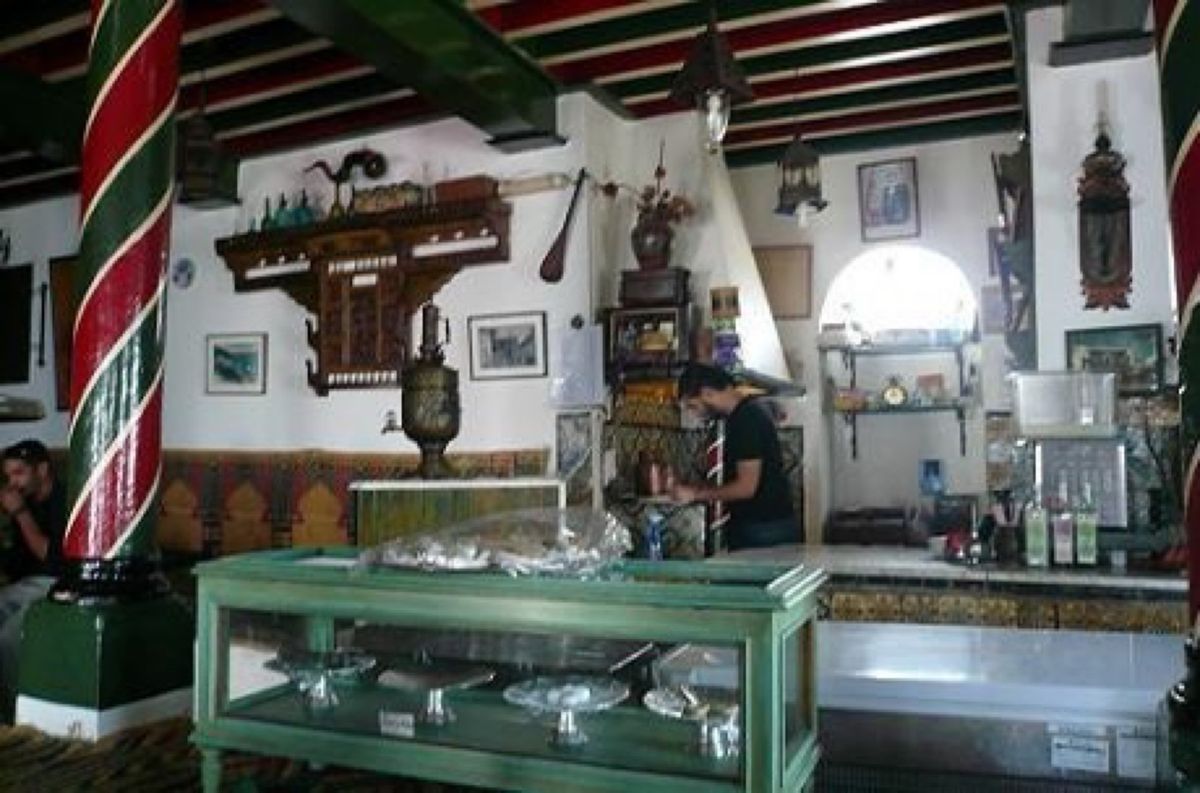 ★3日目

自由時間前に添乗員さんが「チュニジアで一番古いカフェです。」と...