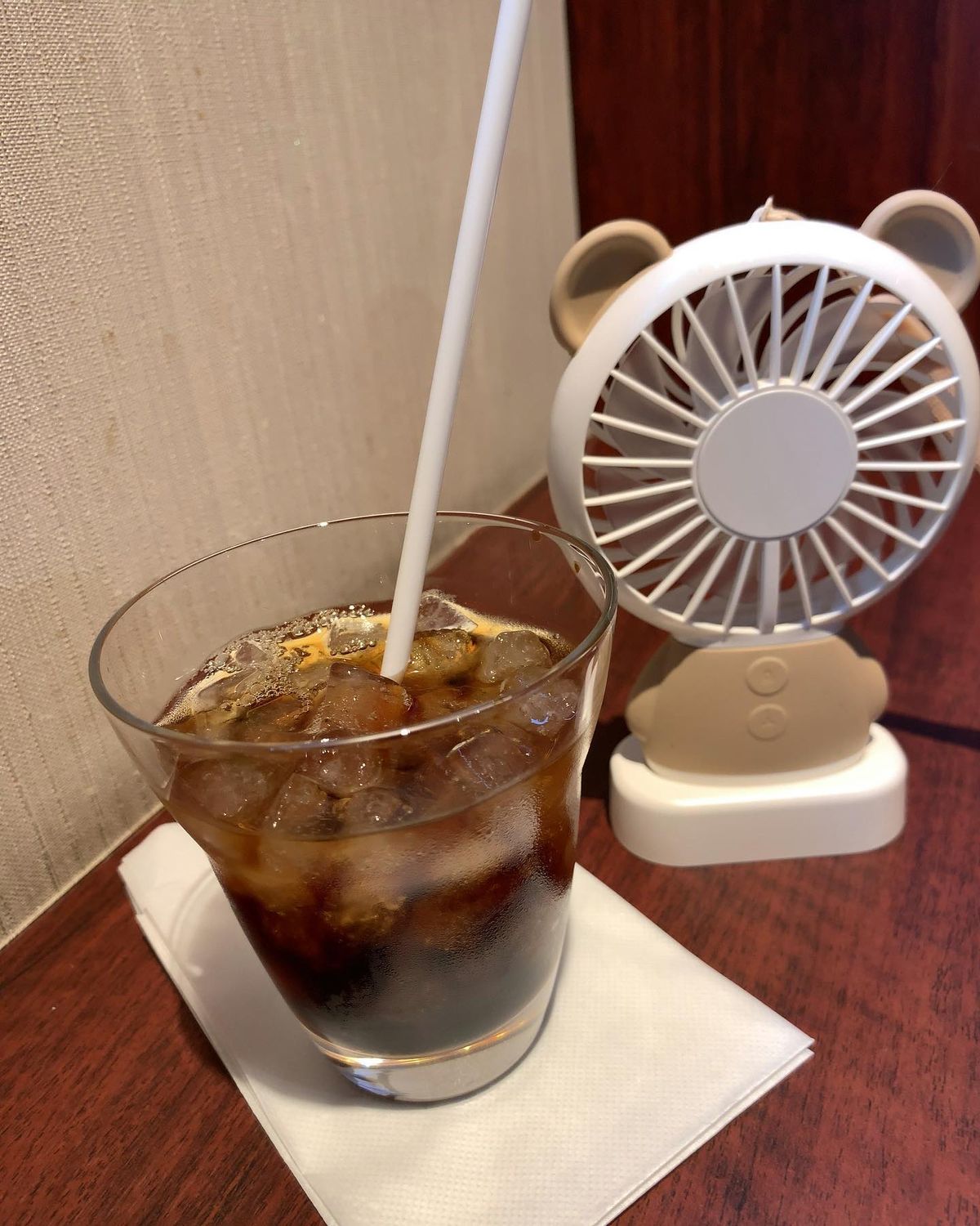 ★1日目

早めにお江戸へ。
東京に住んでるヲタ友に、羽田に着いたら国際線...