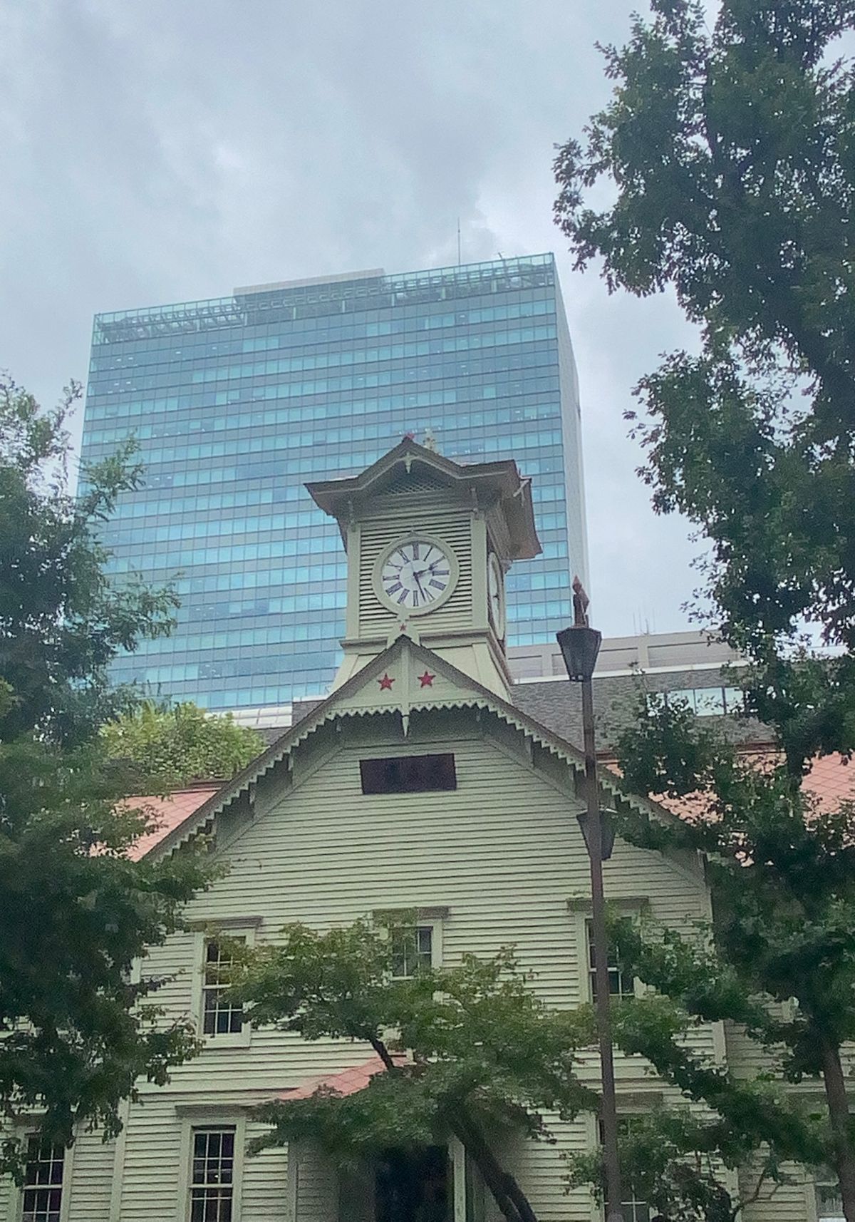 2日目、札幌2大シンボル。
ランチはラーメン菅家さんの黒磯ラーメン。