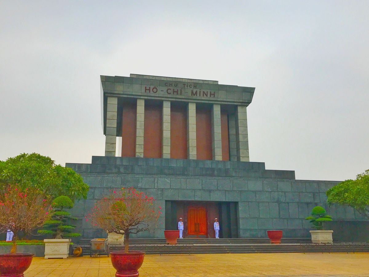 16th Jan. 2017 pic📷

Lăng Chủ tịch Hồ...