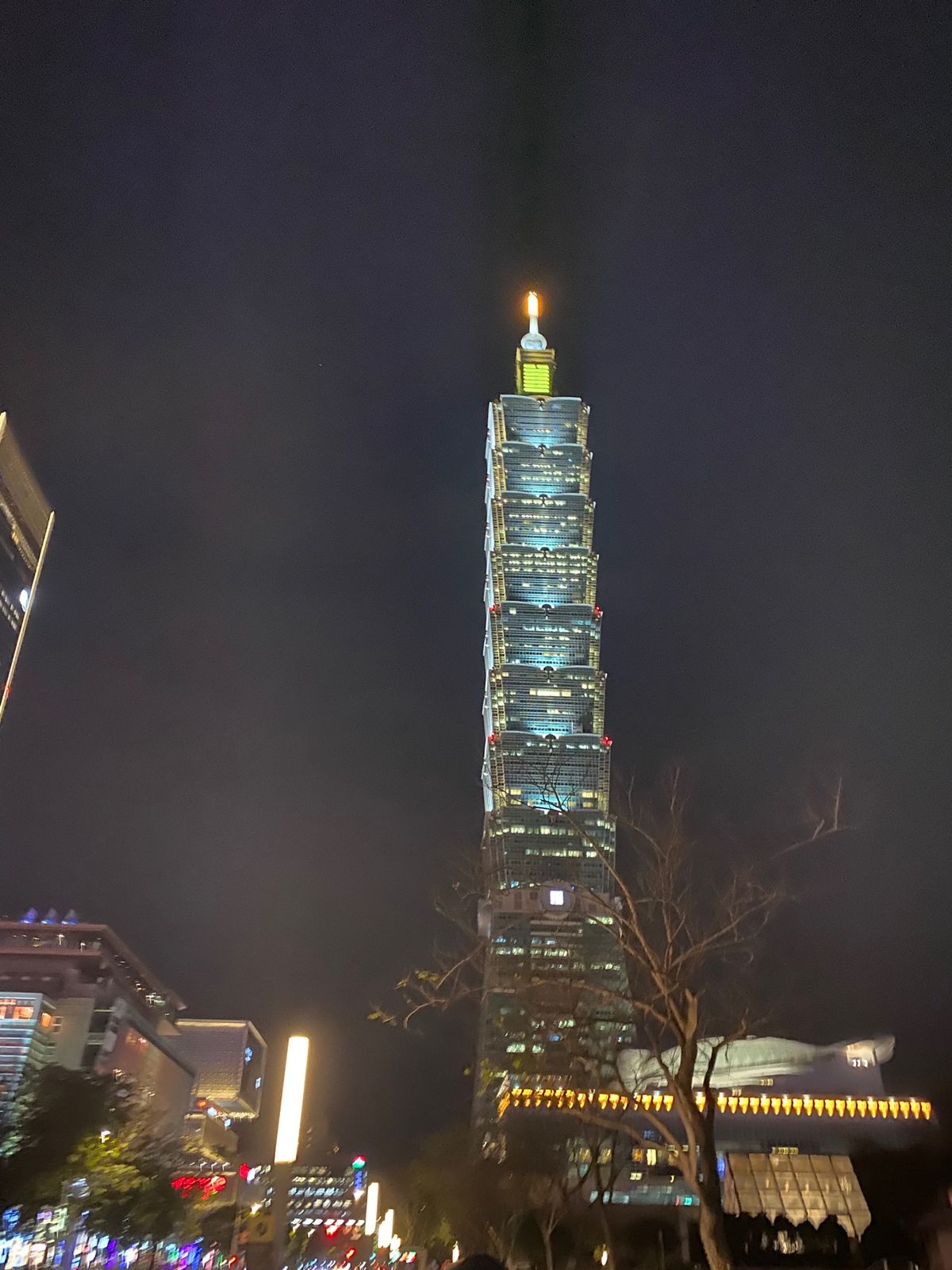 帰国する日に食べたお昼ご飯のお店と
ベタですが台北101