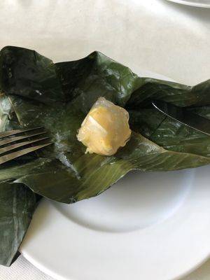 2日目　ランチはツアーで川沿いのお店へ。
メニューは1日ディナーとモロかぶ...