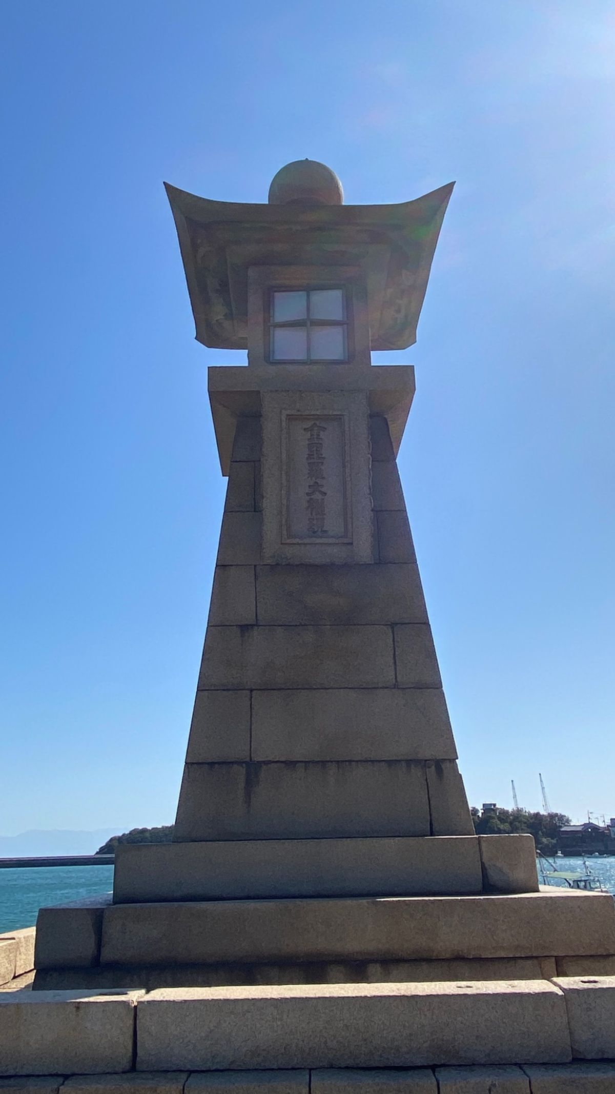 バスに乗って鞆の浦まで。
晴れ。
暑い。