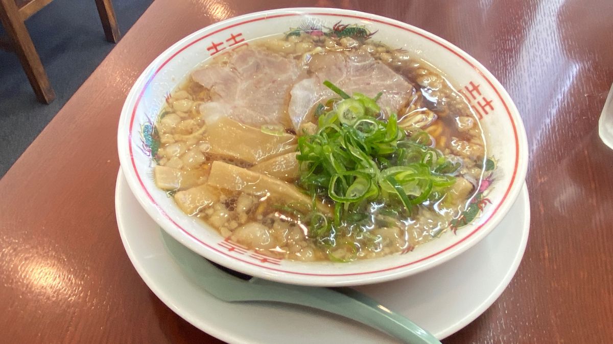 青春18きっぷから始まる旅。
最初は尾道。
ランチは尾道ラーメン丸ぼしさんで。