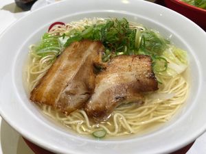 小豆島ラーメン🍜hishio
ビールとオリーブ🫒のハーモニー
醤そば&島め...