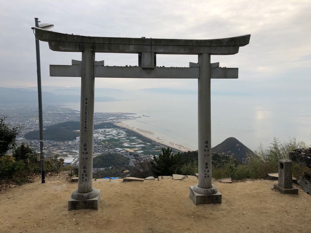 銭形砂絵。
天空の鳥居⛩高屋神社
日本のウユニ☆父母ヶ浜
