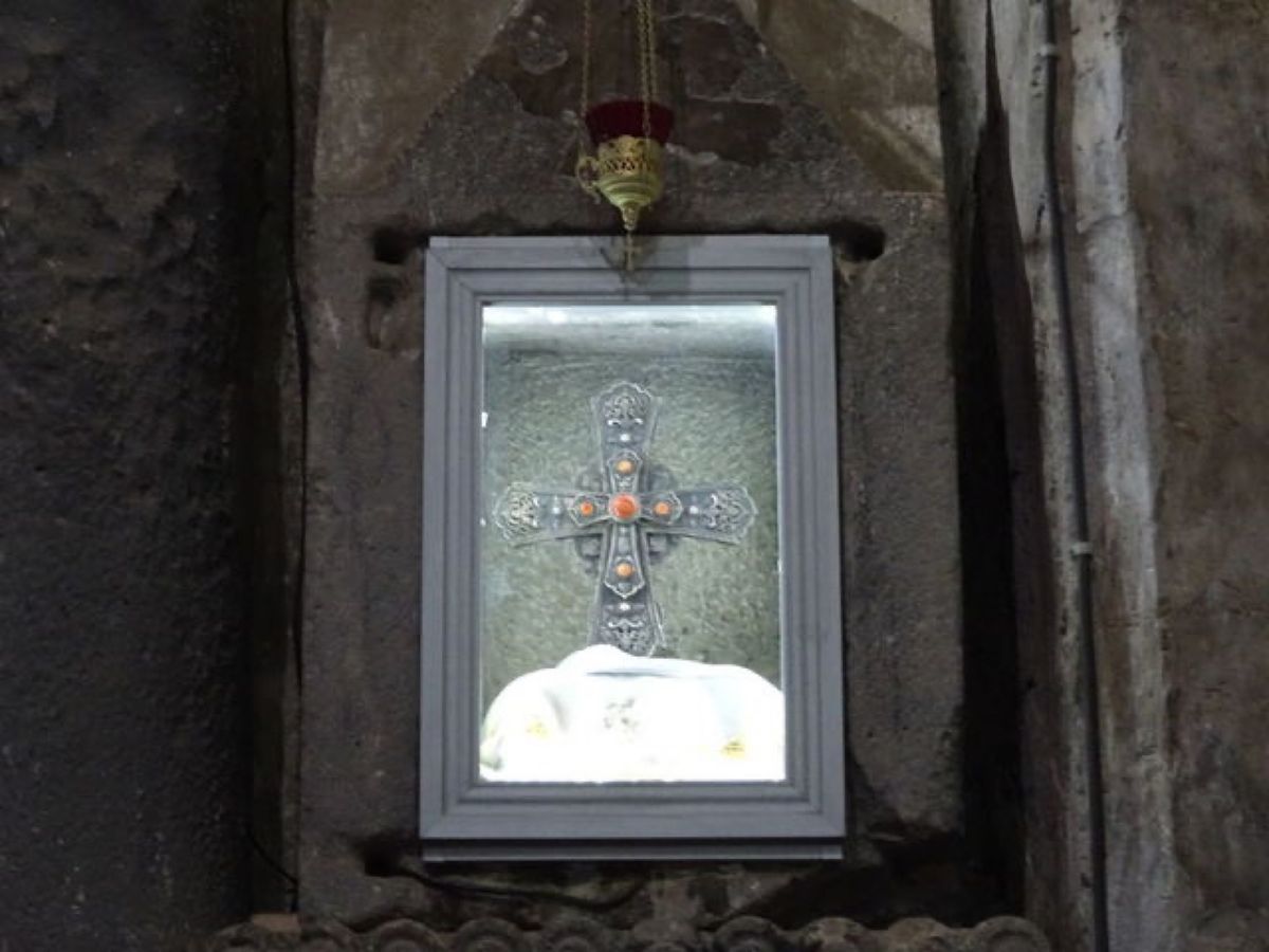 1枚目はハフパト修道院、2枚目はハフパトの聖十字架、3枚目と4枚目はハチュ...