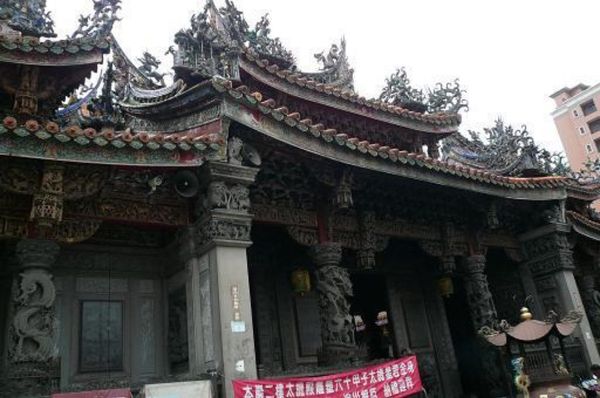 台湾・台湾「台湾」の写真：★2日目

何のお寺かなぁ～。彫刻が素晴...