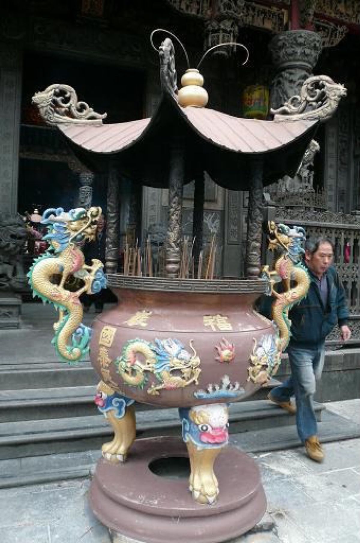 ★2日目

何のお寺かなぁ～。彫刻が素晴らしい。
彫刻は全て一つの石から彫...