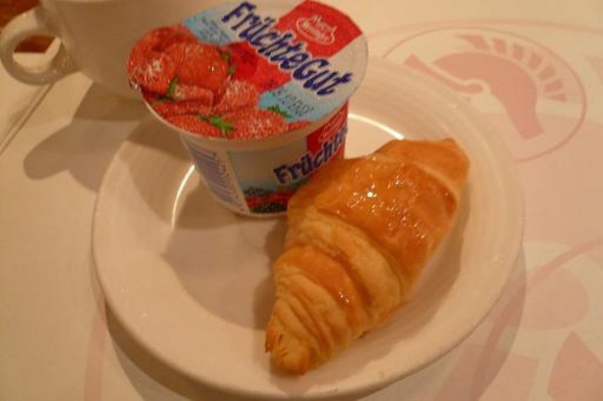 ★2日目

朝はホテルでバイキング。

1日観光。

午前中はまず　九份へ...