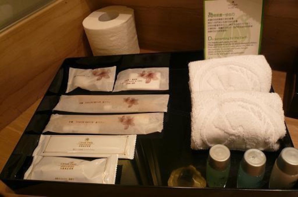 ⭕️目の前が台北駅•シャワー温度良い
　　日本語話せるスタッフ多い

❌古...