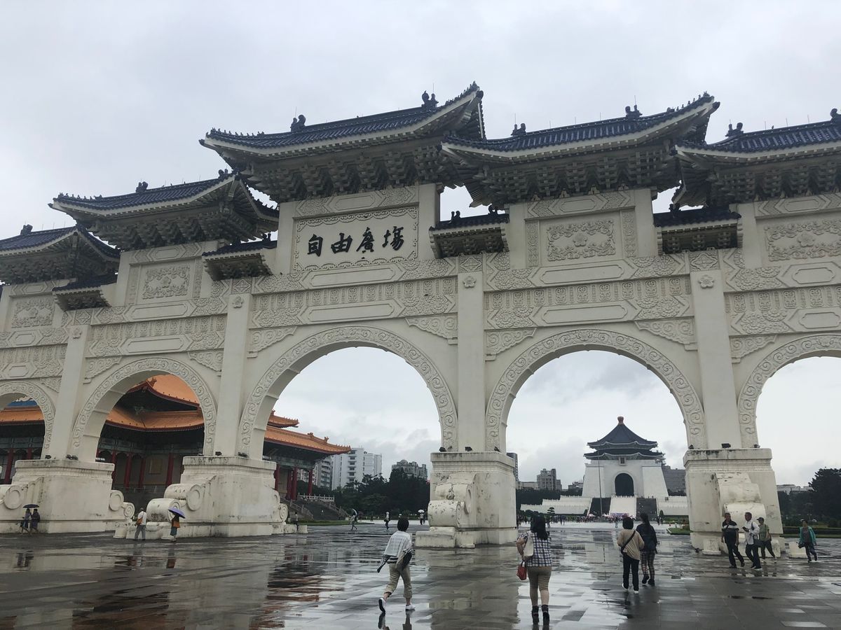 往路のみ夜行バスで大阪に行った＋1泊あり
台湾北部の王道ツアー