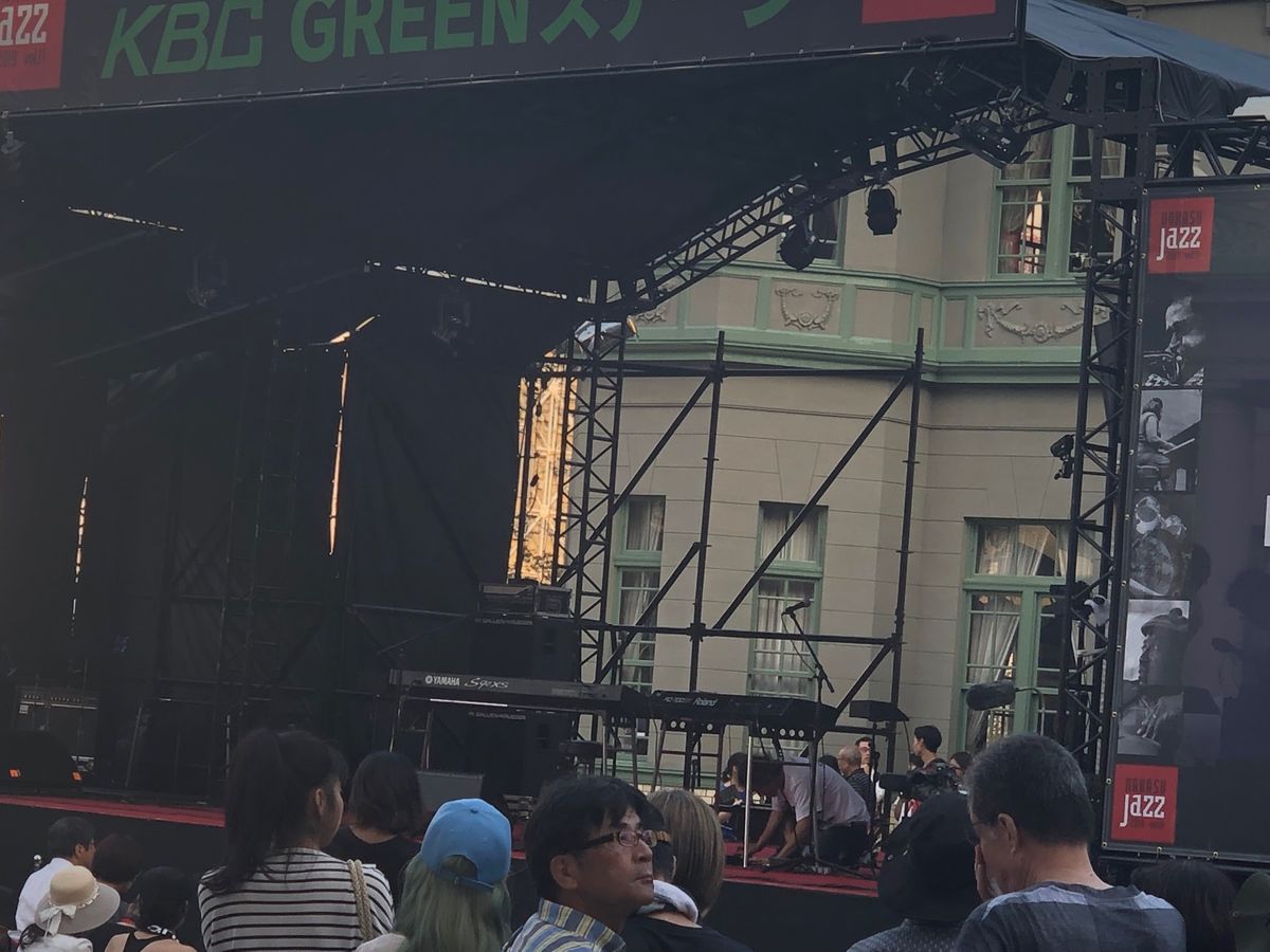 街中から聞こえるJAZZにワクワクする特別な期間