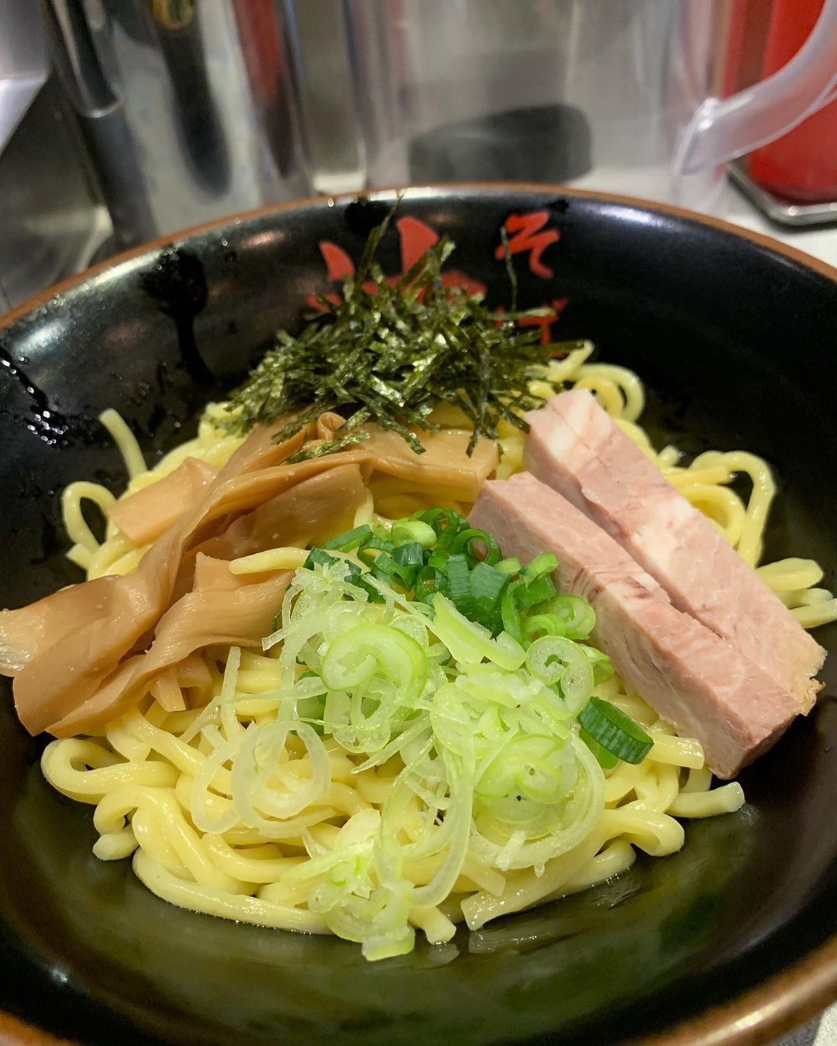 ★2日目

スジュのペンミ、私だけ夜の部外れたからホテルに戻る途中に食べま...