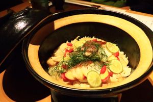 
豪華なお料理とお祝いのケーキ


