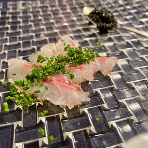 名前のないイタリア料理店　1
鮮魚のカルパチョ
雉のトルテローニ
野生アス...