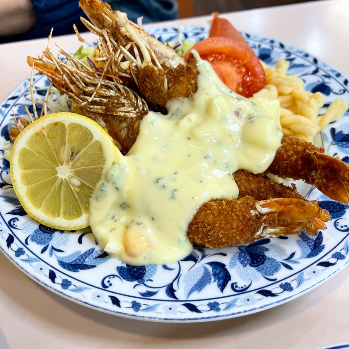 レストラン野咲でハンバーグと海老フライ
二度見するほどお財布に優しい価格帯でした