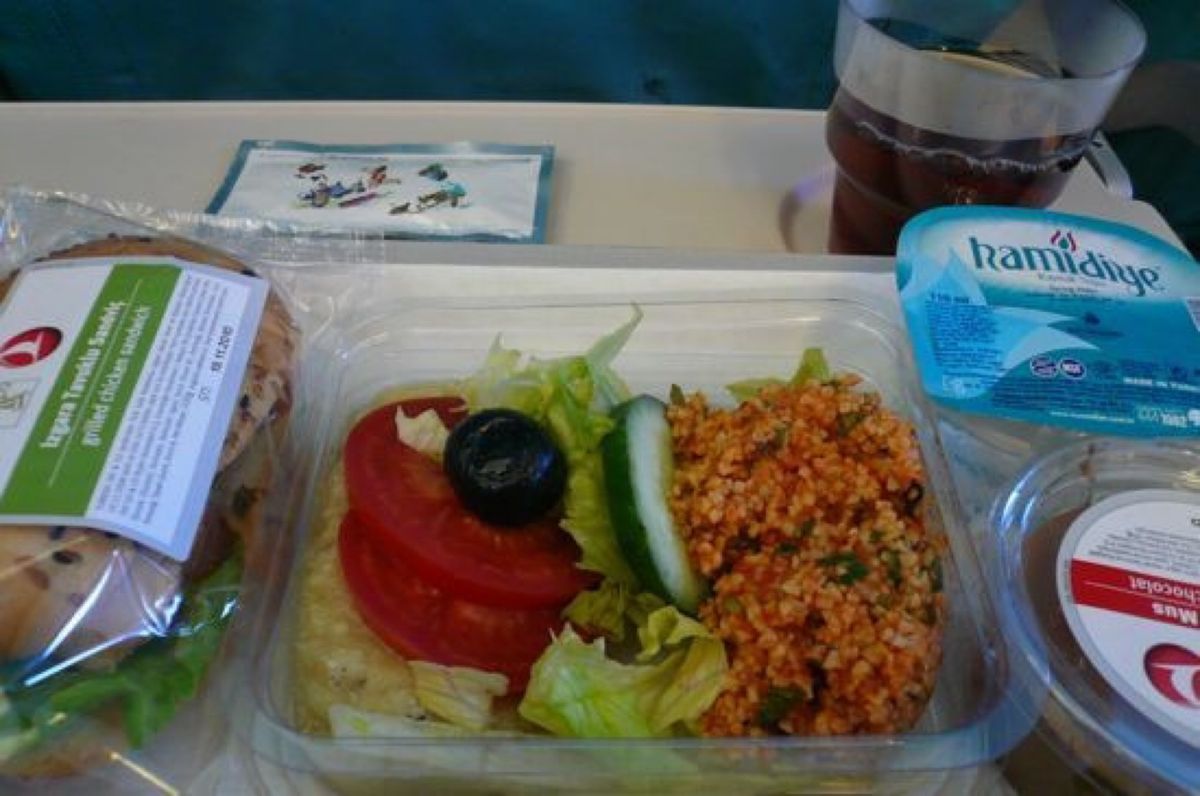 ★6日目

アンカラからイスタンブールへ飛行機で１時間５分移動。

機内で...