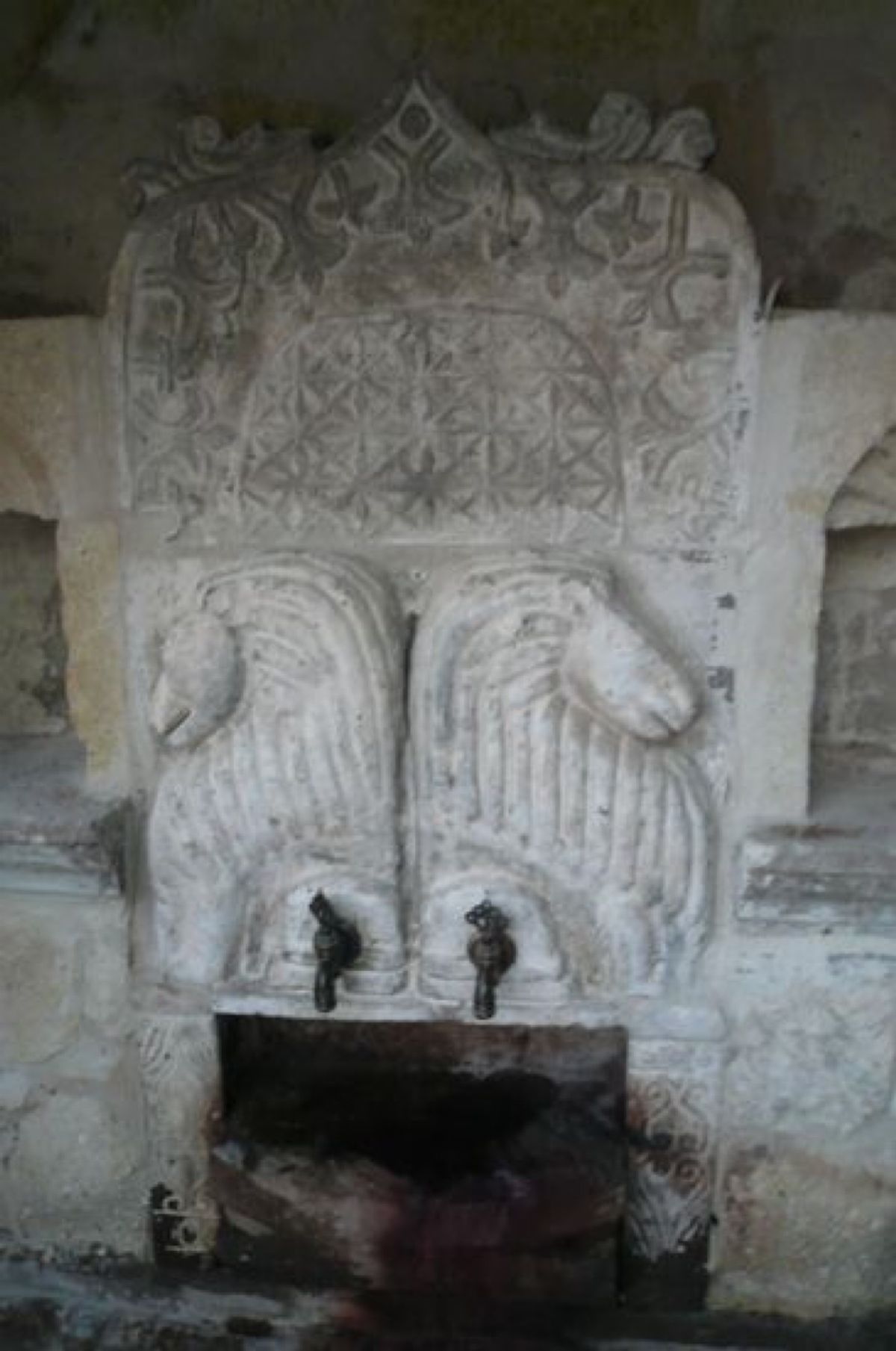 ★5日目

ホテルの敷地内。本当に素敵なホテルです

ワインが出てくる蛇口...