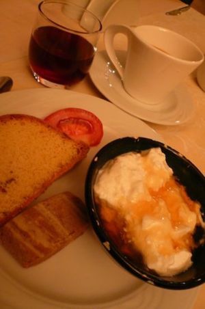 ★5日目

朝食。

やっぱりトルコのヨーグルト美味しい。　
お代わりしち...