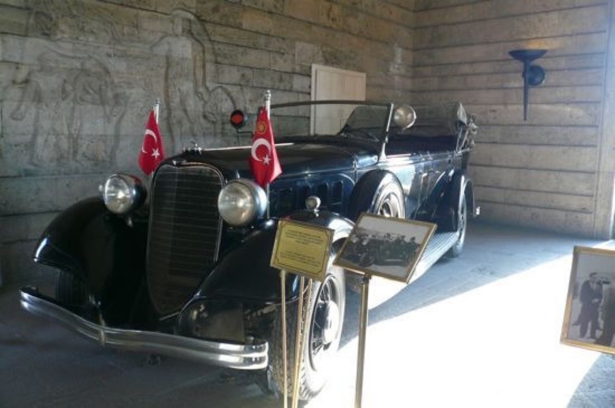 ★6日目

アタチュルク廟の中。

広いです。当時の物も展示してありました。