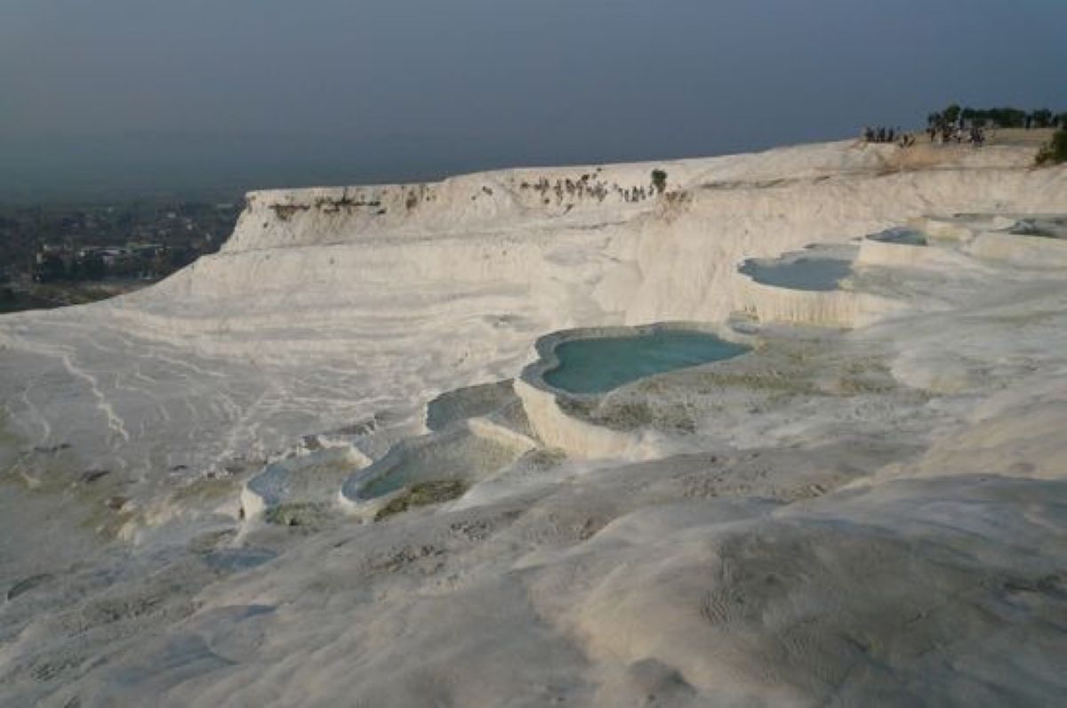 ★4日目

４日目はトルコで行きたかったパムッカレへ。

お～白い❣️ガイ...