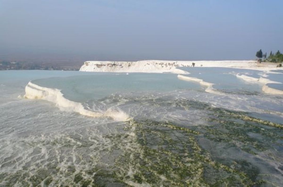 ★4日目

４日目はトルコで行きたかったパムッカレへ。

お～白い❣️ガイ...