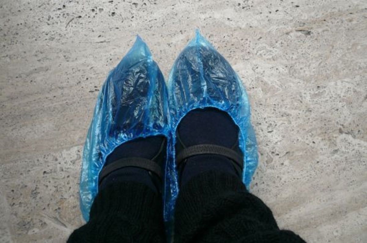 ★4日目

メヴラーナ博物館へ。

中に入る時は、ビニールの靴カバーを着け...