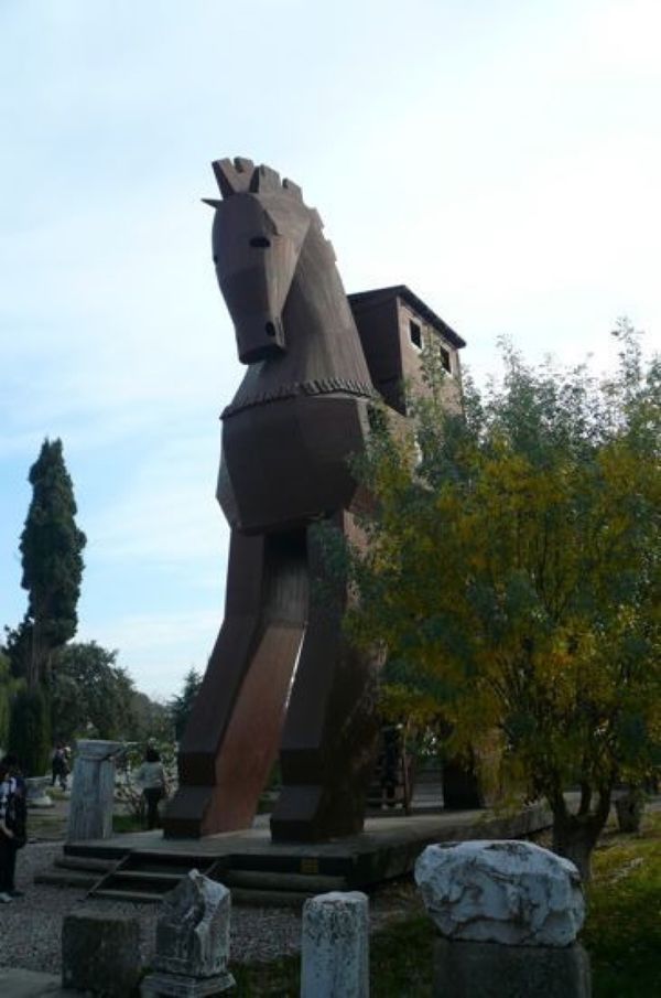 トルコ・トルコ「トルコ」の写真：★2日目

トロイ観光です。

トロイ木...