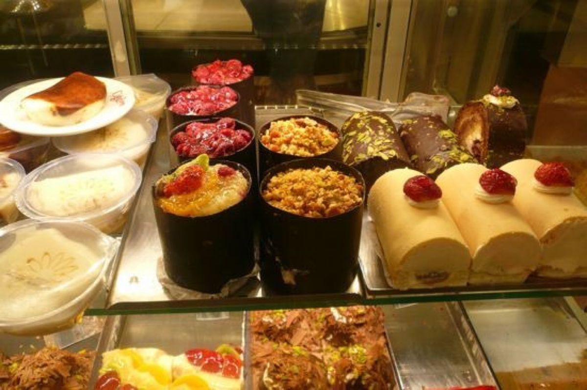 ★6日目

何か買い食いしたいけどお腹いっぱいで食べれないので、街中散策。...