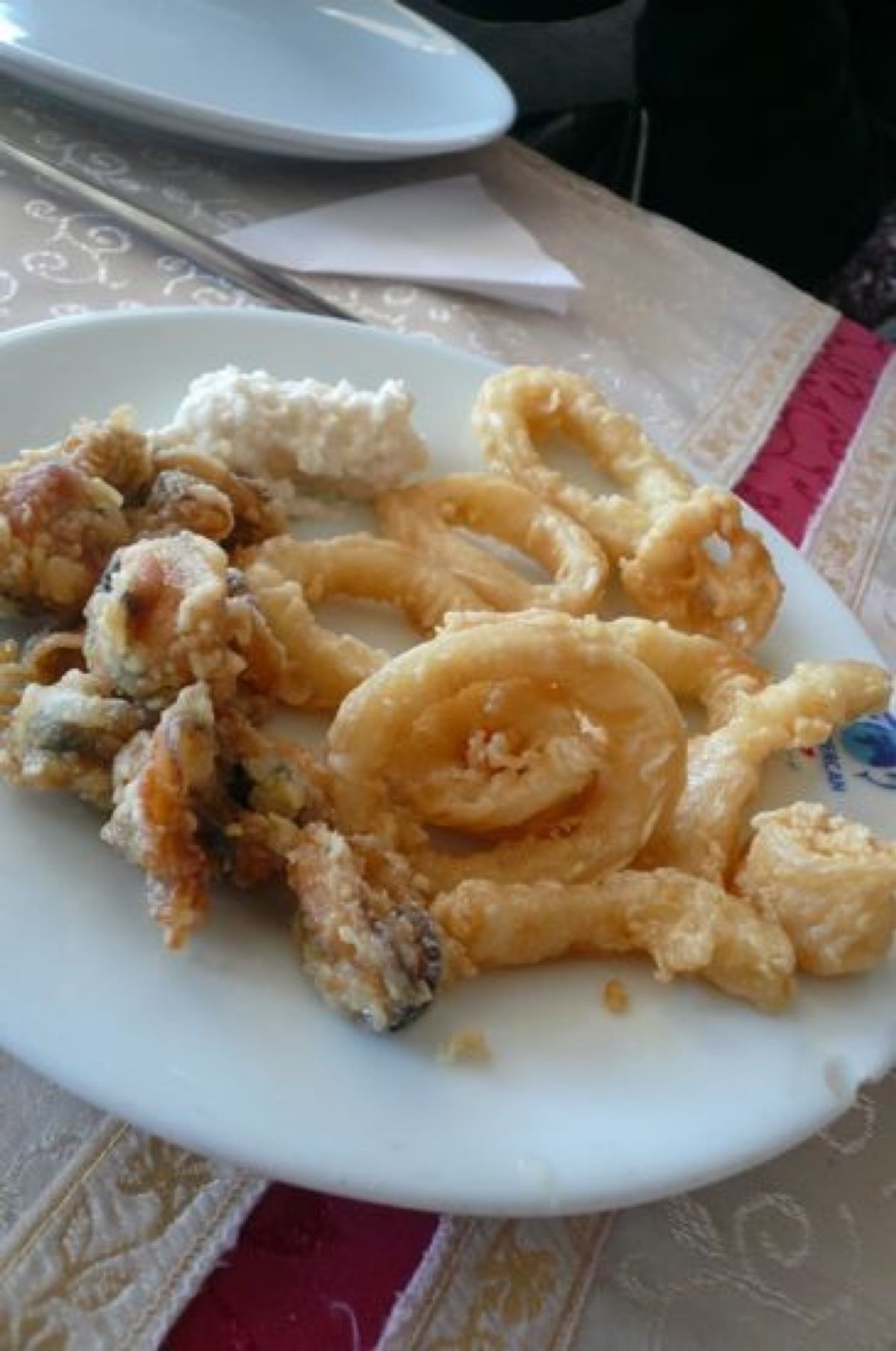 ★7日目

そして昼食です。

トマトベースで白身魚がたくさん入ってて美味...