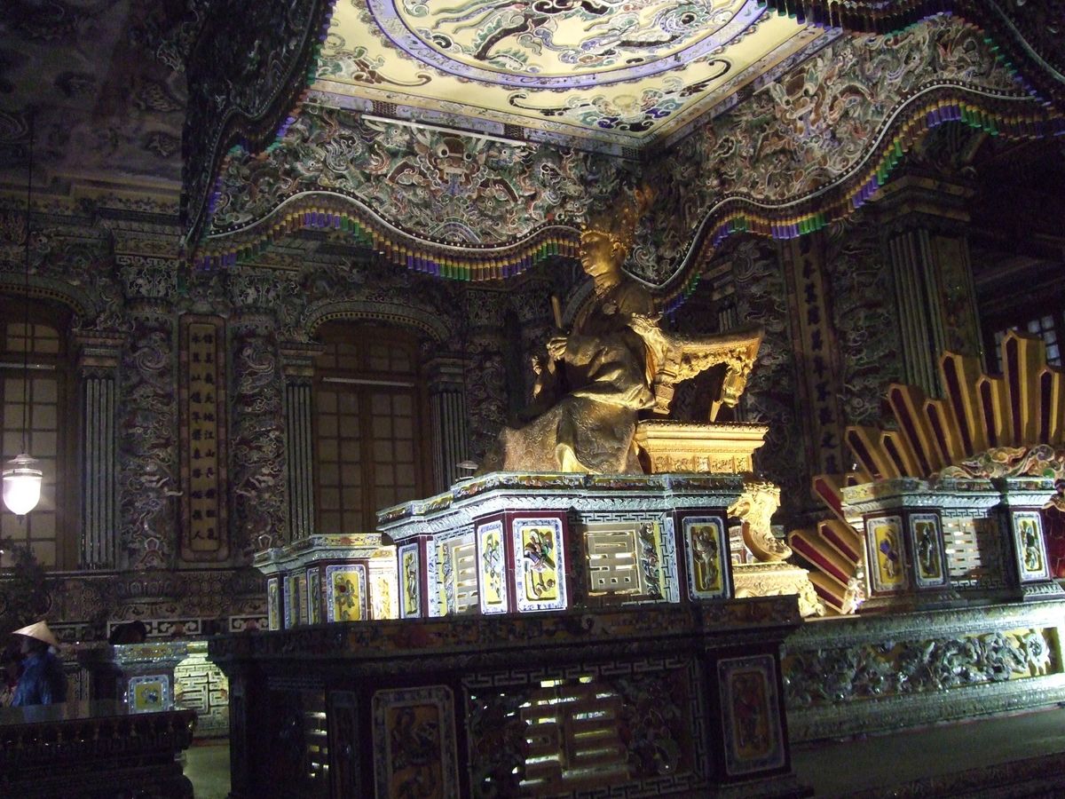 フエは年末は雨季の真っ只中でした。夏服で行ったら寒かった。北とも南とも気候...