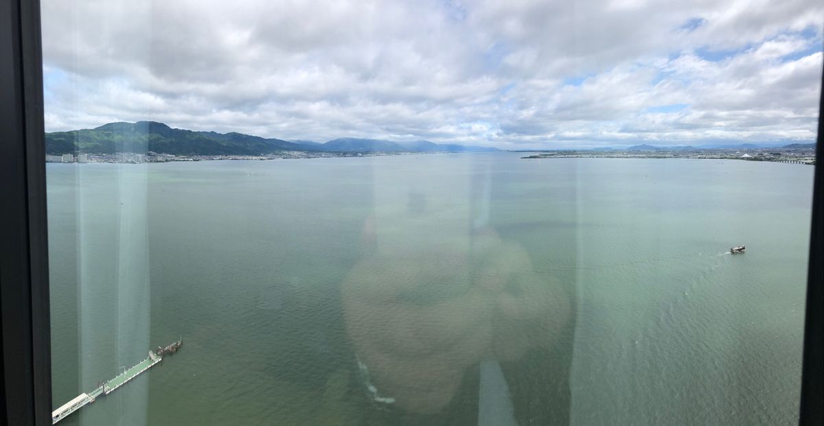 琵琶湖と琵琶湖プリンスホテル