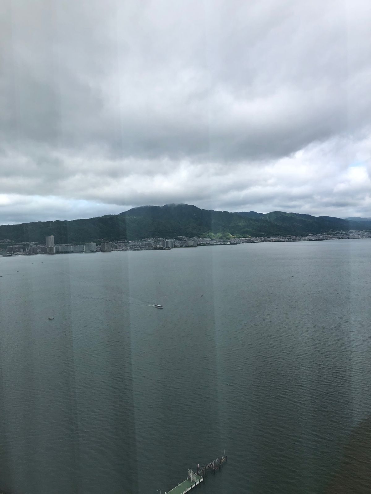 琵琶湖と琵琶湖プリンスホテル