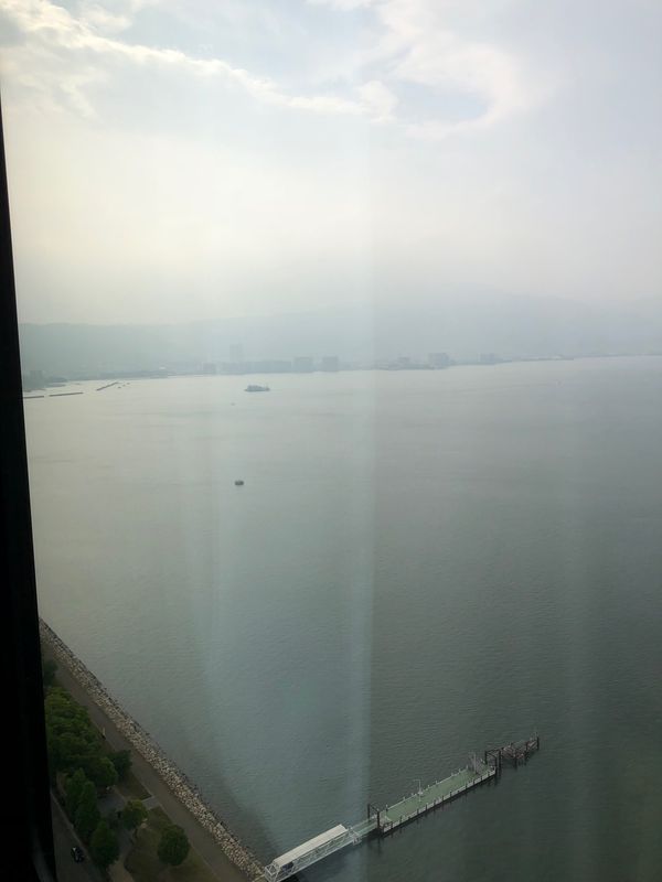 日本・京都府「そうだ京都へ寄り道の旅」の写真：琵琶湖と琵琶湖プリンスホテル