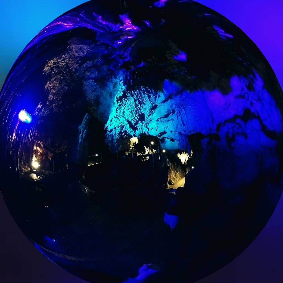 奈義町現代美術館
満奇洞
美観地区