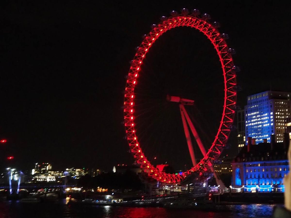 駆け足のパリのあとロンドンに戻る。
ルーフトップバスの夜景観光、10月のこ...