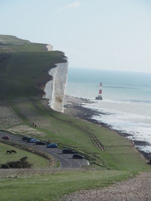 写真はBrighton近くのSeven Sistersという石灰岩の崖

...