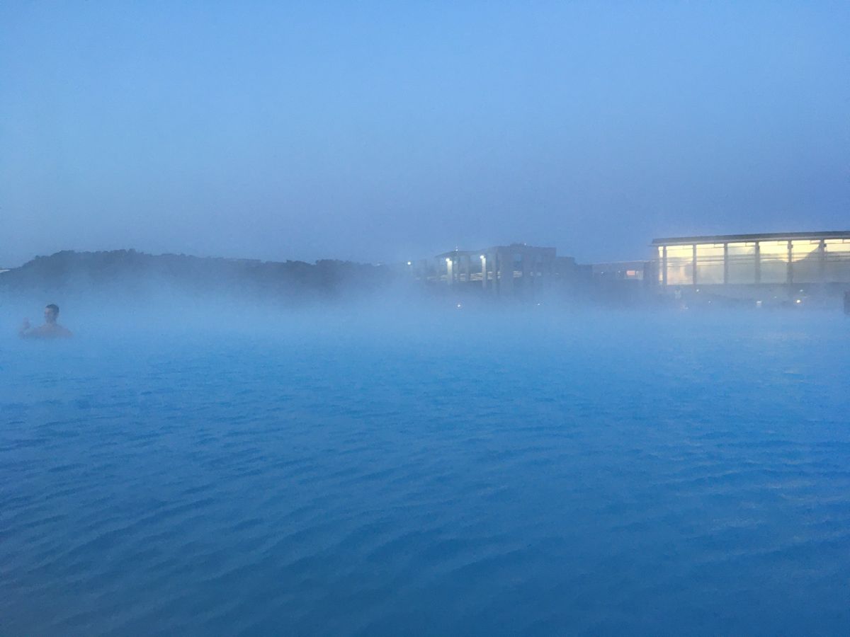 アイスランドの旅の締めはブルーラグーン

直前だったため希望の時間に予約が...