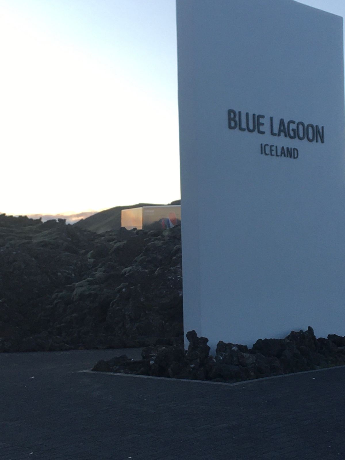 アイスランドの旅の締めはブルーラグーン

直前だったため希望の時間に予約が...