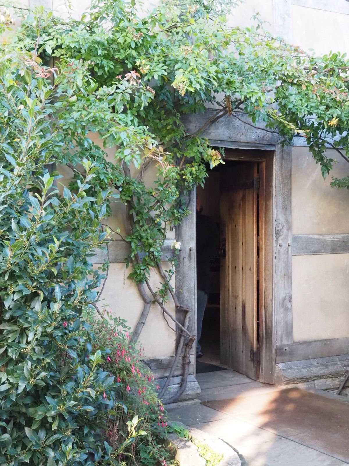 シェイクスピアの家のあるストラトフォード•アポン・エイボンとコッツウォルズへ