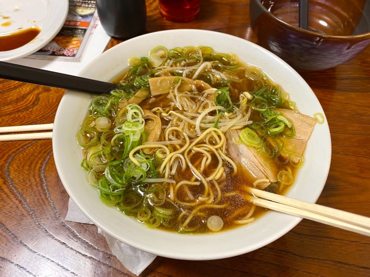 中華そば 冨士屋

お腹ペコペコすぎて写真撮る前に食べちゃったから食べかけ写真🍜